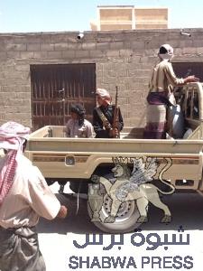 قبائل في شبوة تقطع  طريق بيحان   مطالبة برفع الحصار عن الضالع وإطلاق سراح المعتقلين