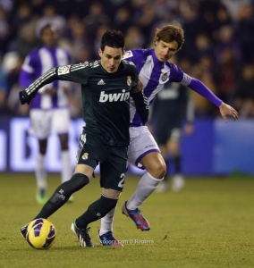 أوزيل يستعيد بريقه ويقود ريال مدريد لتحقيق فوز صعب على بلد الوليد بالليجا