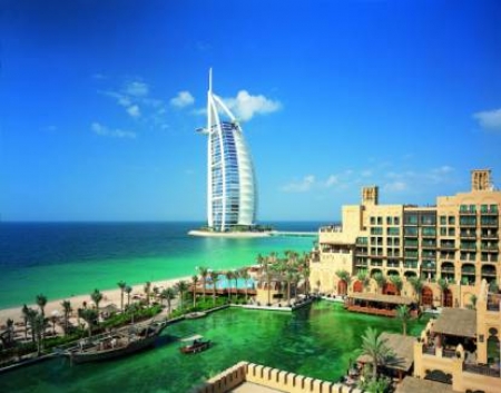 الإمارات توقف منح التأشيرة لليمنيين