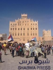 شباب الحراك السلمي الجنوبي في شبوة يقومون بمسيرة راجلة الى العاصمة عدن