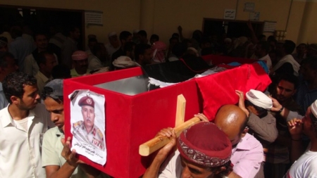 أبناء ردفان يطالبون هادي بسرعة الكشف عن قتلة العميد الردفاني