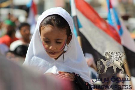 الآلاف من الجنوبيين يؤدون صلاة جمعة التضامن مع المسيمير