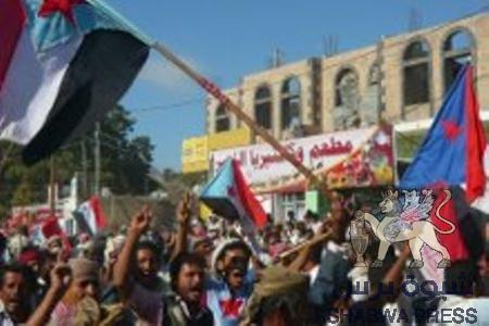 القنع : يشارك في مهرجان لودر ويقوم بتوزيع “ميثاق الشرف” لىشعب الجنوب في المنطقة الوسطى