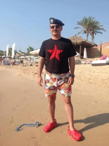 العميد يحي صالح يجند ألفي فتاة بصنعاء