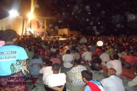 أبناء شقرة يكرمون مسيرة شبوة الراجلة بمأدبة عشاء وحفل فني شاهر (صور)