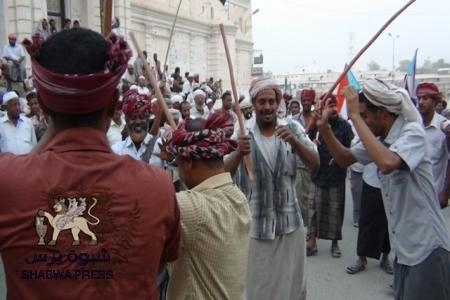 الحراك السلمي يقيم مهرجان حاشد للألعاب الشعبية (الشبواني) بمدينة سيئون
