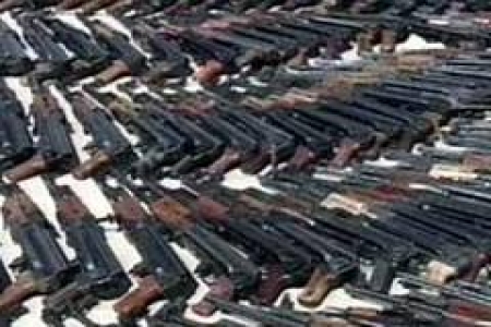 صحيفة الحياة :اليمن يضبط شحنة سلاح صينية وبلجيكية