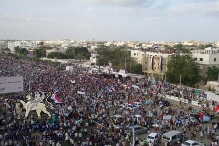 الحراك الجنوبي يستقبل وفد مجلس الأمن بـمليونية «نحن أصحاب القرار»