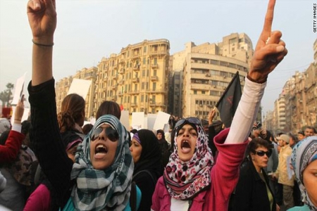 صحف العالم: تحرش جنسي واسع بمصر مع إعلان الطوارئ (شعارات الغضب)