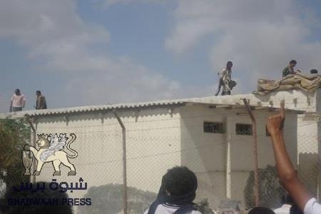 اطلاق نار جديد من سجن المنصورة في عدن وسقوط جريحين