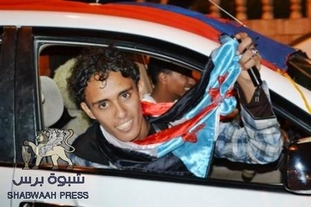 المكلا تستقبل بحفاوة كبرى ابنها الجريح بن حسين بن دهري