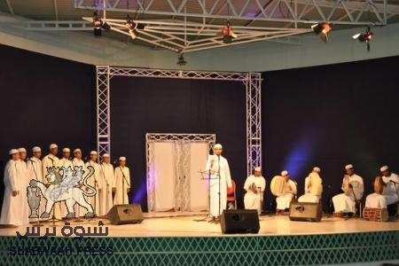 اثنا عشر فرقة إنشادية لفرقة المسرة تقيم مهرجانا إنشاديا حافلا بتريم .(ملف صور)
