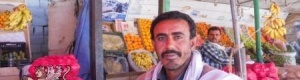 أحد ابناء شبوة يكسر احتكار اليمنيين بيع الخضار في سوق عتق(صور)