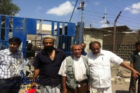 الشيخ الصريمة يوجه بتحمل دين أحد المعسرين في سجن عدن والإفراج عنه