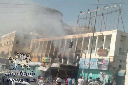 معارك ليلية في مدينة الشحر وانسحاب مقاتلين في خمس سيارات فجرا