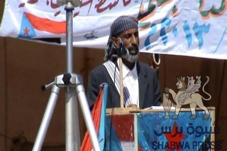 خطيب جمعة الشهيدين في شبوة: وسائل الاعلام العربية تعتمد على مراسلين يمنيين ينفذون اجندة صنعاء