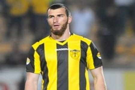 إسرائيليون يغادرون ملعب فريقهم بعد تقدمه بهدف لاعب مسلم