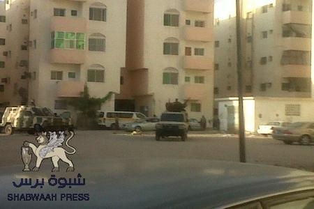 هادي يعيّن قادة المناطق العسكرية خلال أيام ونشر مدرعات في شوارع عدن لمواجهة الاحتجاجات