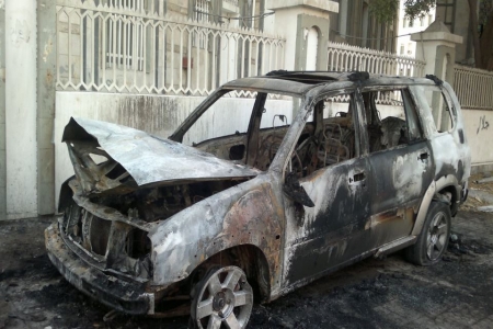 إحراق سيارة الشيخ صالح بن حليس خطيب جامع الرضا بالمنصورة