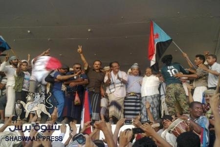 باعوم والنوبة وبن فريد في ساحة الحرية (صو)