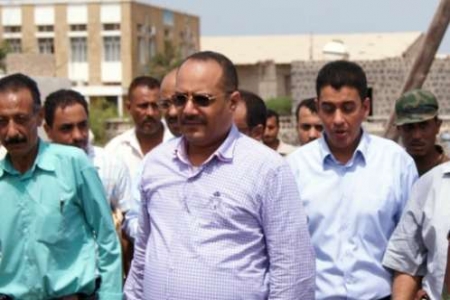 عاجل .. اطلاق نار وفوضى اثناء حضور وزير النقل حفل بميناء الحديدة