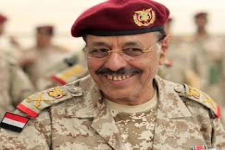 علي محسن الاحمر مديون بـ 40 مليون دولار صرفها على ثوار الساحات
