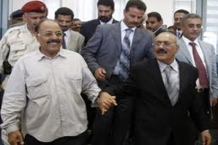 أسرار وتفاصيل ليلة اتفاق علي صالح وعلي محسن على تقديم استقالتهما والرحيل من اليمن