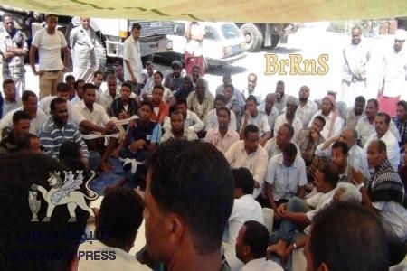 تهديد رئيس النقابة التجارية لعمال إدارة الكهرباء بالمنورة في المكلا بالحبس والفصل مالم يرفع الإضراب