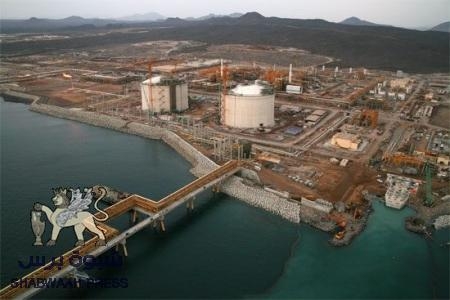 توتر أمني في منطقة مشروع الغاز في بلحاف واحتجاز طقم عسكري