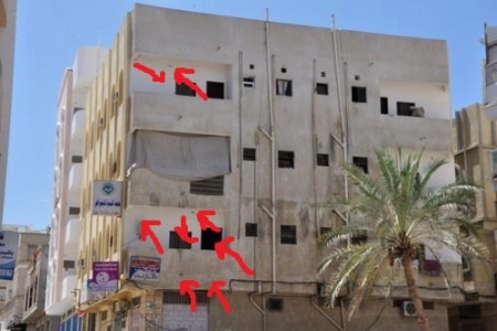 تعرض مؤسسة الشباب الديمقراطي بالمكلا لإطلاق النار من جنود الأمن المركزي