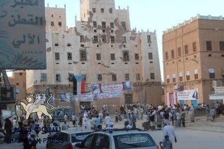 مصرع عسكري شمالي في اشتباكات مسلحة بالقطن في نزاع على ارض يدعي العسكر ملكيتها( تعديل)
