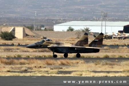 تبادل لاطلاق النار في قيادة القوات الجوية بصنعاء