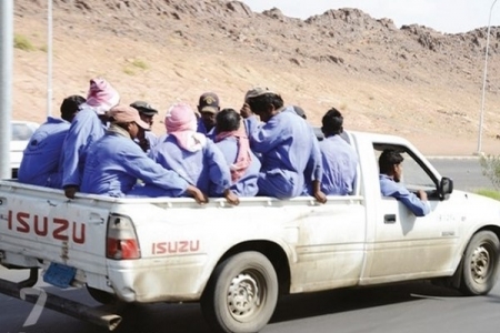 إغراءات لتوظيف الهنود ‘‘المخالفين‘‘ بشركات سعودية عملاقة