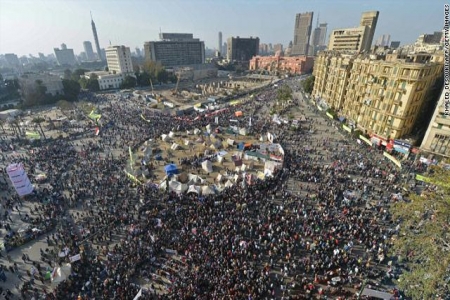 الشوارع المصرية أصيبت بالشلل, بعد مسيرات حاشدة سميت بجمعة ‘‘خلع الإخوان‘‘
