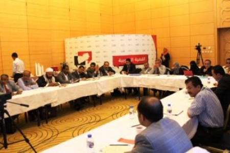 صحيفة الخليج : مواجهات داخل مؤتمر الحوار على خلفية مقتل شابين