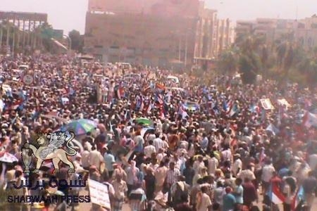 طوفان بشري يغرق خور مكسر في ذكر فك الارتباط النهائي