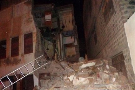 إنهيار مسكن قديم في حي القطيع بكريتر دون خسائر بشرية
