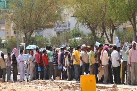 توطين الوظائف : ‘‘ السعودة ‘‘ تدفع بآلاف الوافدين إلى الرحيل