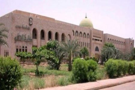 صرح عظيم يتهاوى تحت مطارق الفساد : جامعة عدن..سطو منظم ورشوة ومحسوبية