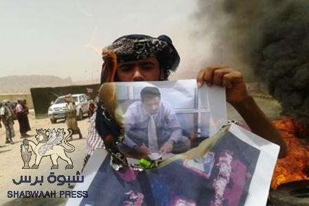 باحاج يوجه رسالة تهديد بالقمع لأبناء مرخة وخورة بارساله قائد النجدة للنظر في طلباتهم للماء والكهرباء (صور)