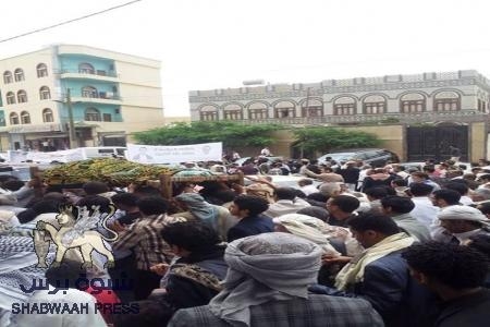 الالاف في صنعاء يشيعون جثمان الشهيد حسن جعفر أمان