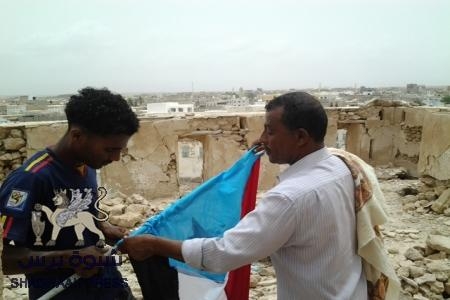 قوات الاحتلال المرتبطة بنقطة مطار الريان تعتدي بالضرب على نشطاء جنوبيين من مدينة شحير