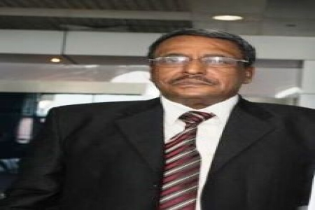 حسن باعوم وأسرته محتجزون في مطار دبي والسبب ‘‘ اليمنية ‘‘