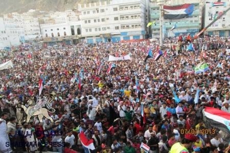 مدينة المكلا تحتشد بجماهير الجنوب الغفيرة المشاركة بمليونية رفض الاحتلال (صور)