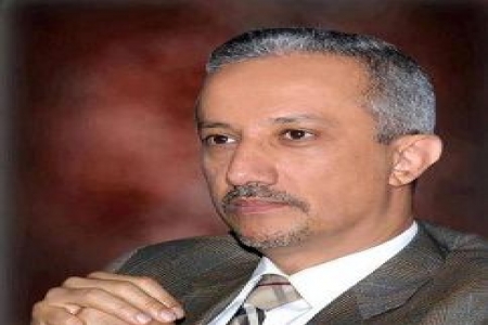 محافظ تعز يكشف خلفيات قرار ازالة البسطات والعشوائيات من الشوارع