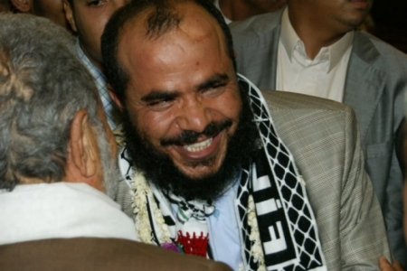 محمد الحزمي : يهاجم الإمارات ويصفها بـ عملاقة صناعة الشر ويتهم السيسي بالخيانة