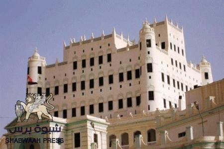 عسكري يمني ينهي خلافا بين قبيلتي نهد وآل جابر بوادي حضرموت !!