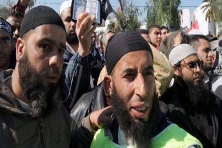 إرهابيون يقتلون 9 عسكريين تونسيين ويذبحونهم في جبل الشعانبي