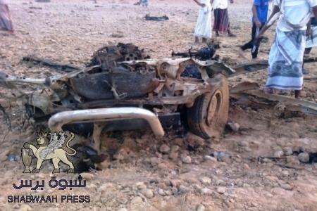 وصول 5 جثث متفحمة من قتلى غارة الأمس الى مستشفى ابن سيناء بالمكلا مساء اليوم