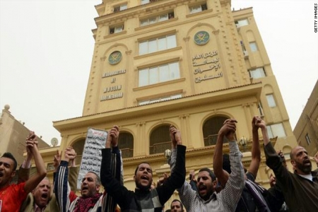 سر الرجل الذي يخشى الإخوان ترشيحه رئيسا لمصر